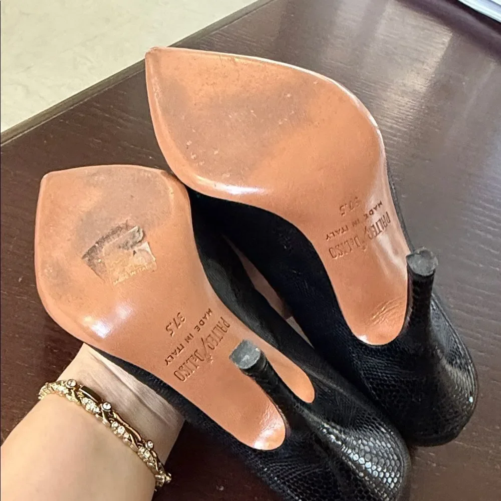 Vintage retro embossed leather Black Stiletto Heels 37.5